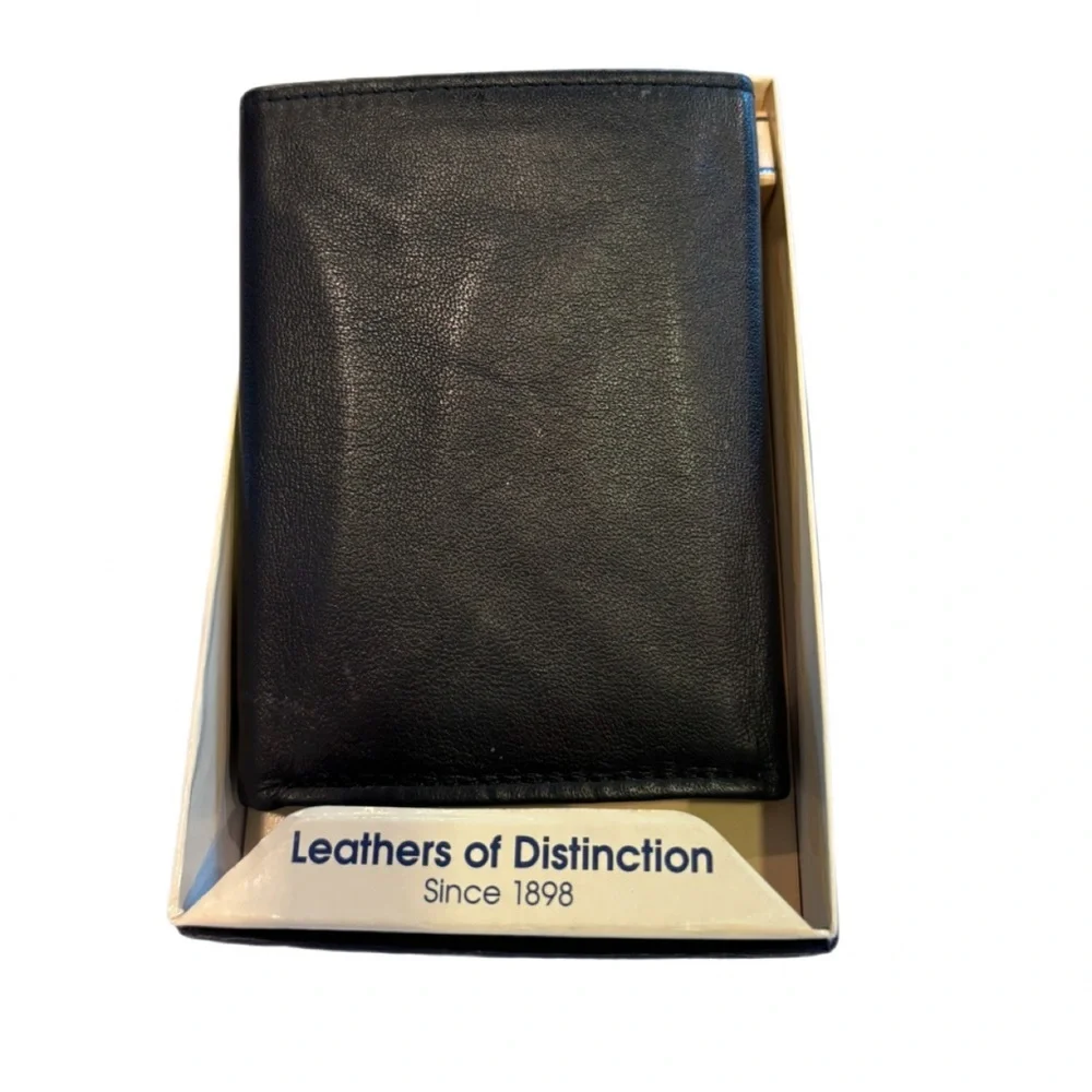 Buxton Genuine Lambskin Leather Trifold Wallet Black NWT Gift Box